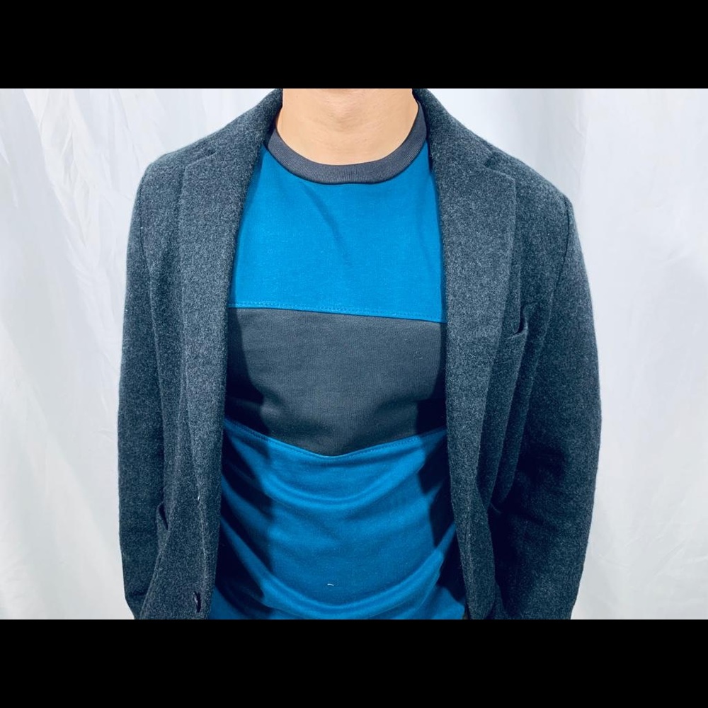 Sweaters - Picture 4 of 8